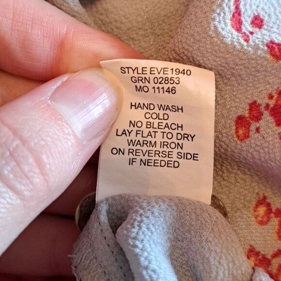 Fig & Flower Boho Top Womens Size M Floral Shirt Blouse Mother of Pearl Buttons - Picture 14 of 14